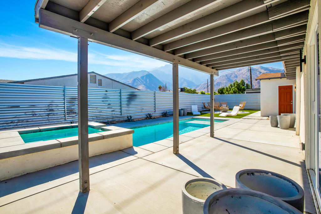 495 W Sunview Avenue