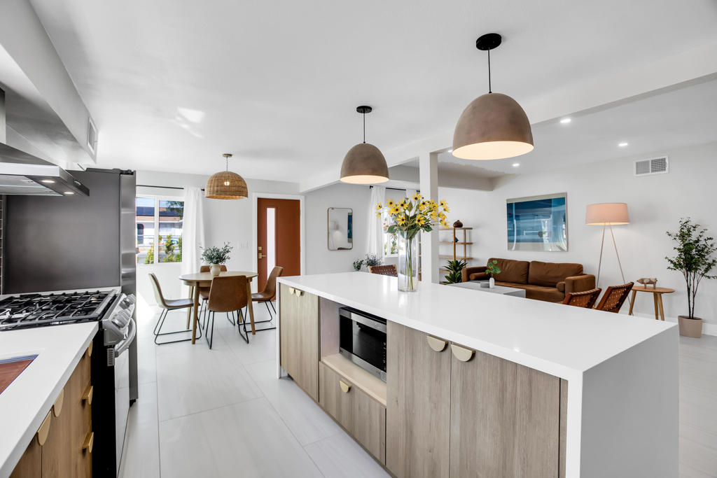 495 W Sunview Avenue