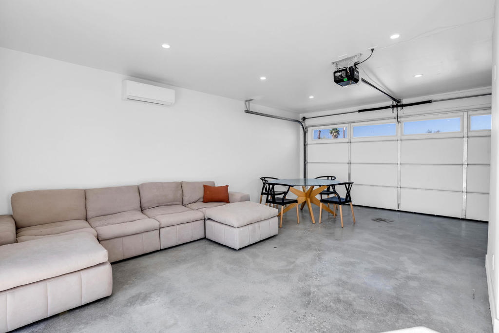 495 W Sunview Avenue