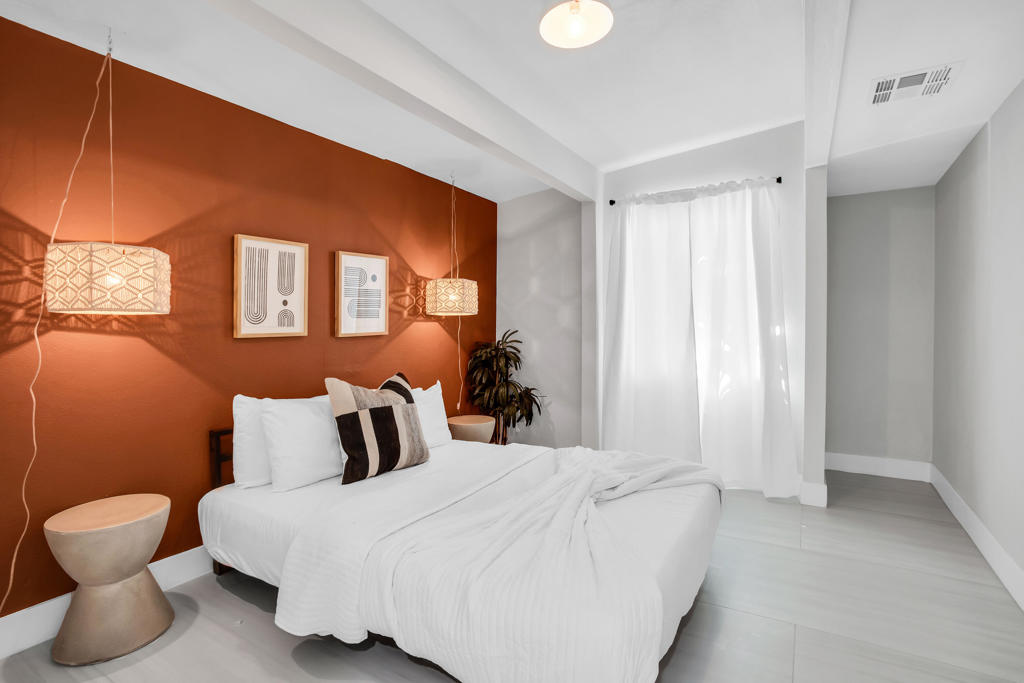 495 W Sunview Avenue