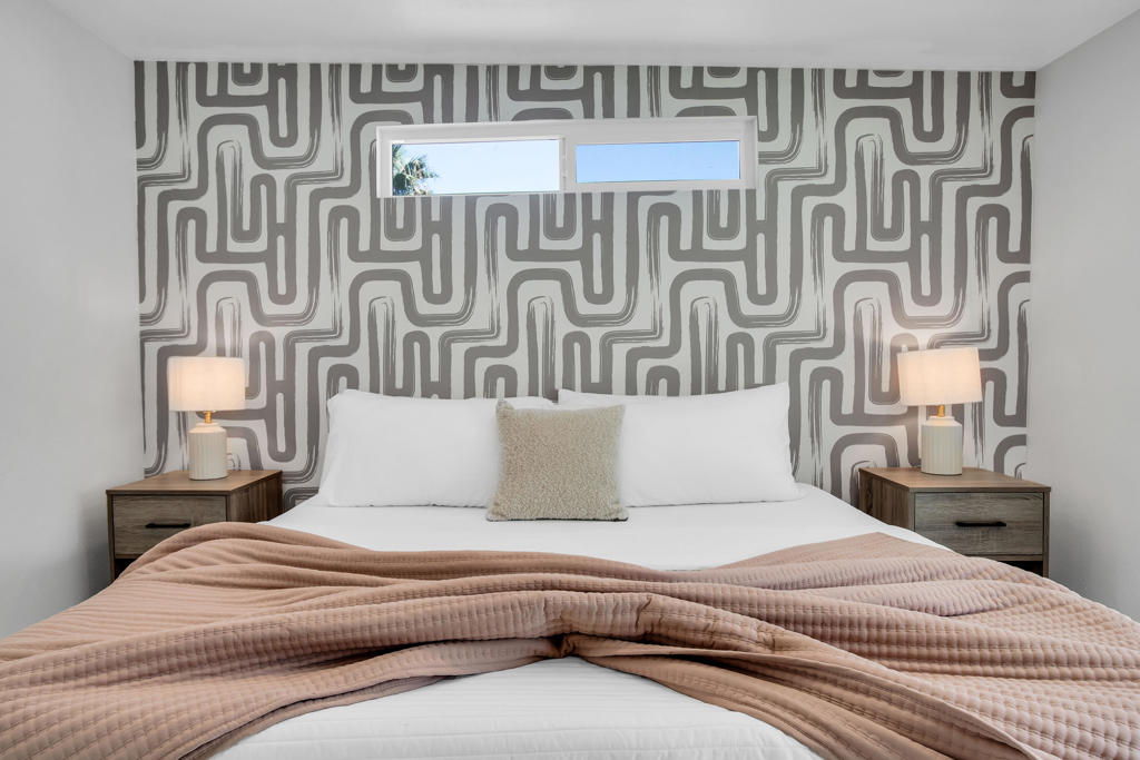 495 W Sunview Avenue