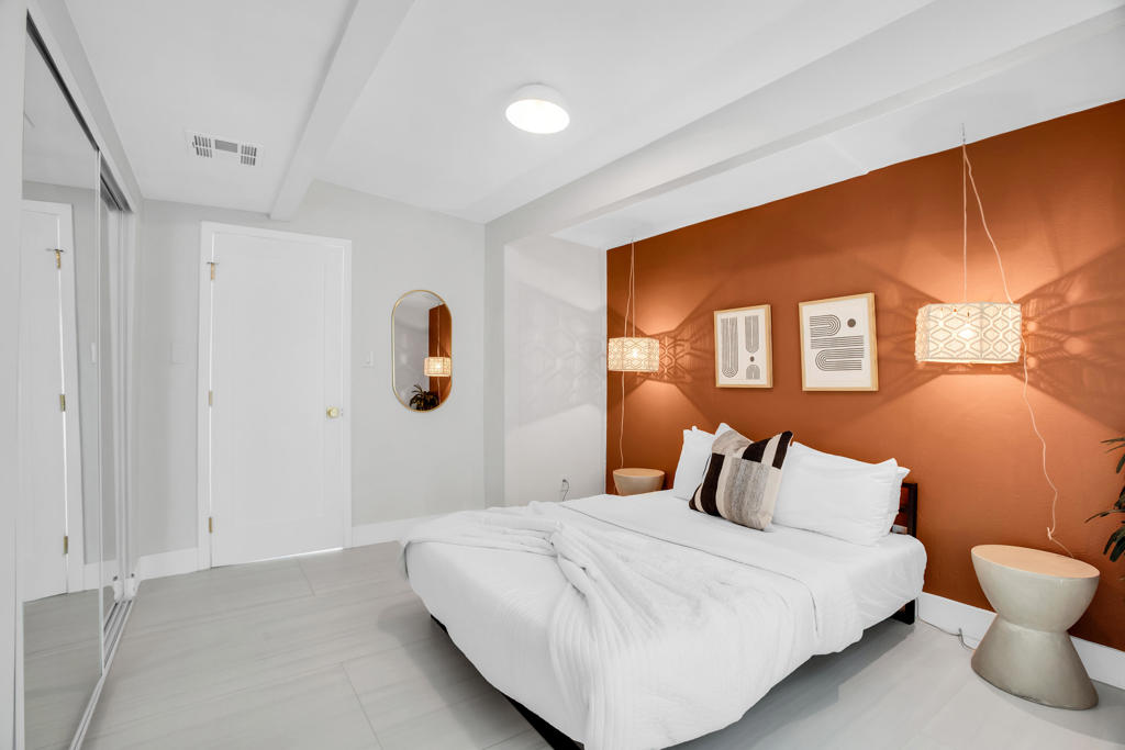 495 W Sunview Avenue