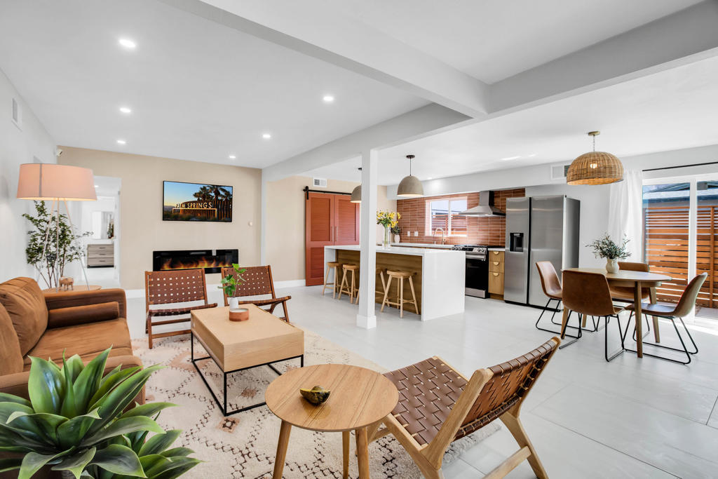 495 W Sunview Avenue