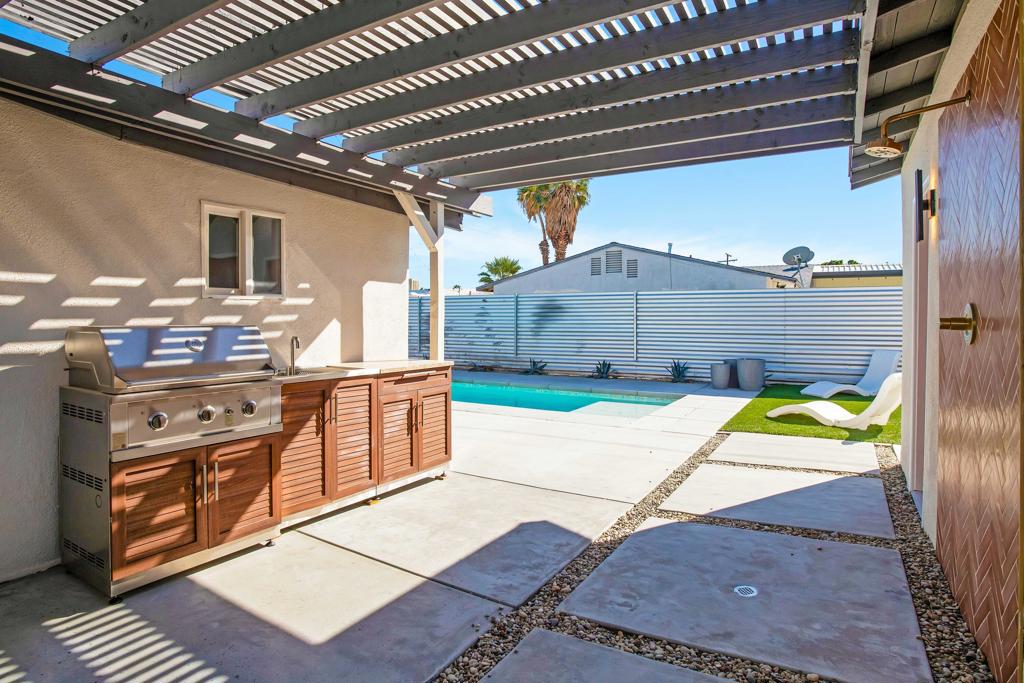 495 W Sunview Avenue