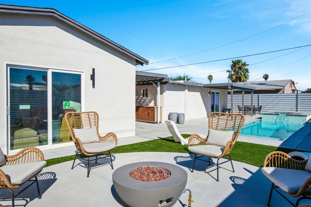 495 W Sunview Avenue