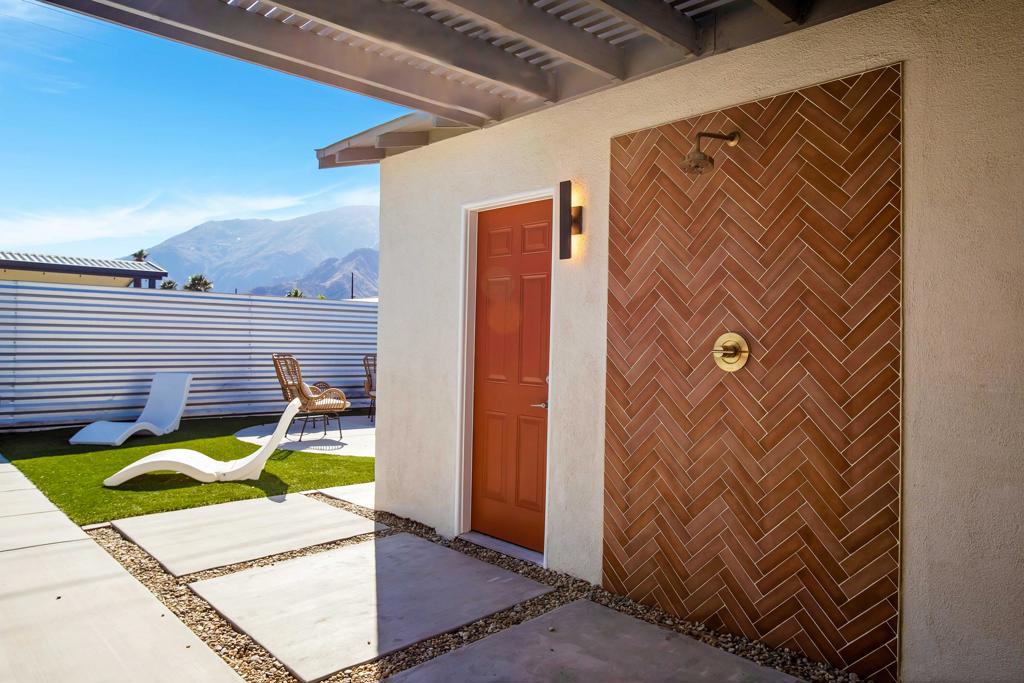 495 W Sunview Avenue