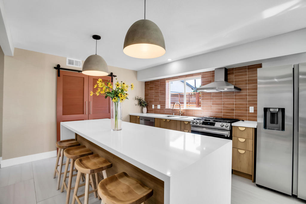 495 W Sunview Avenue