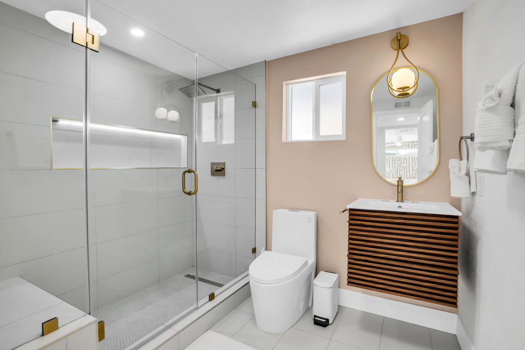 495 W Sunview Avenue