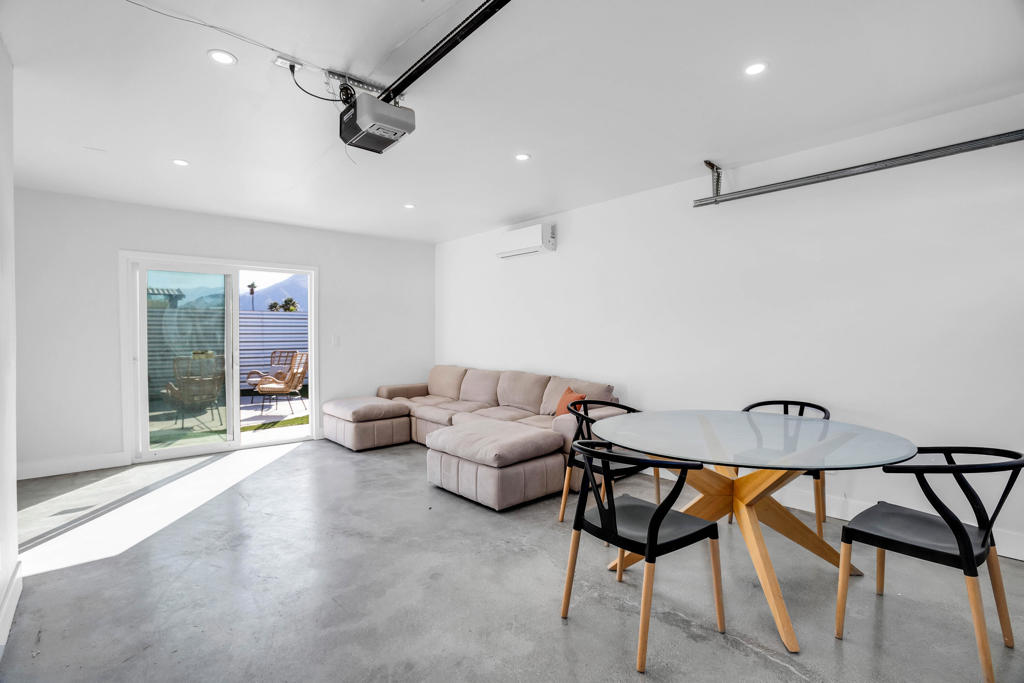 495 W Sunview Avenue