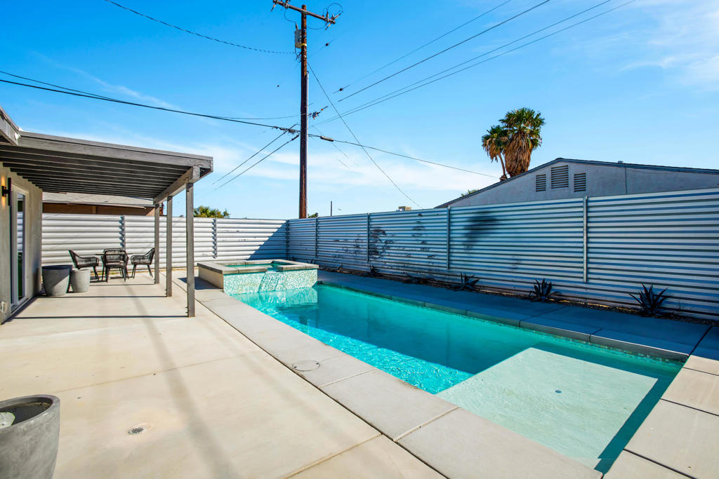 495 W Sunview Avenue