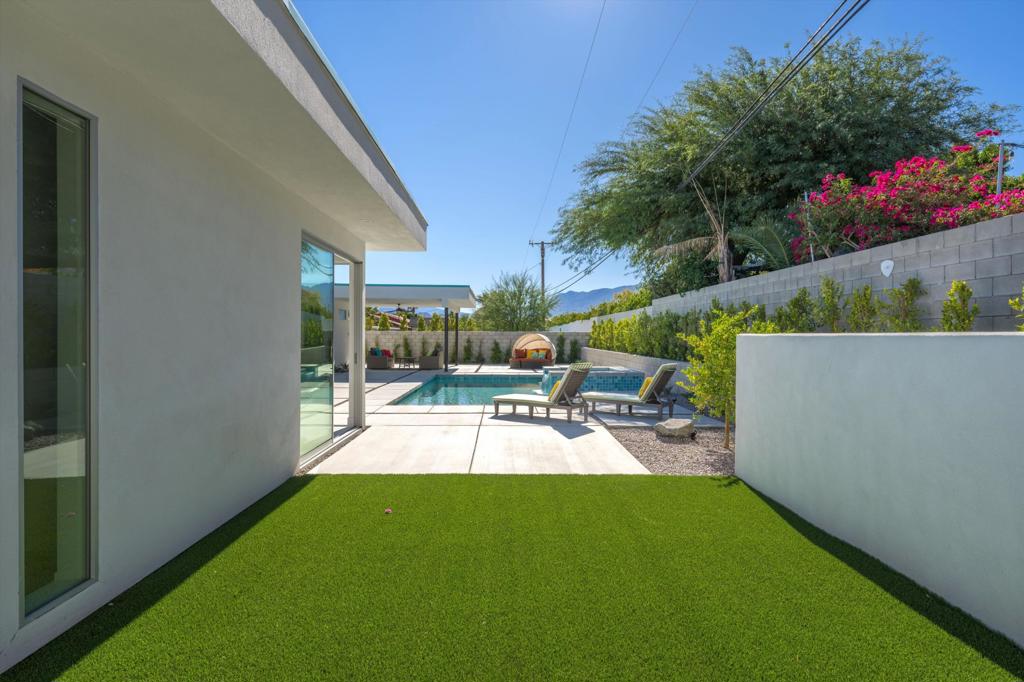 2705 N Biskra Road