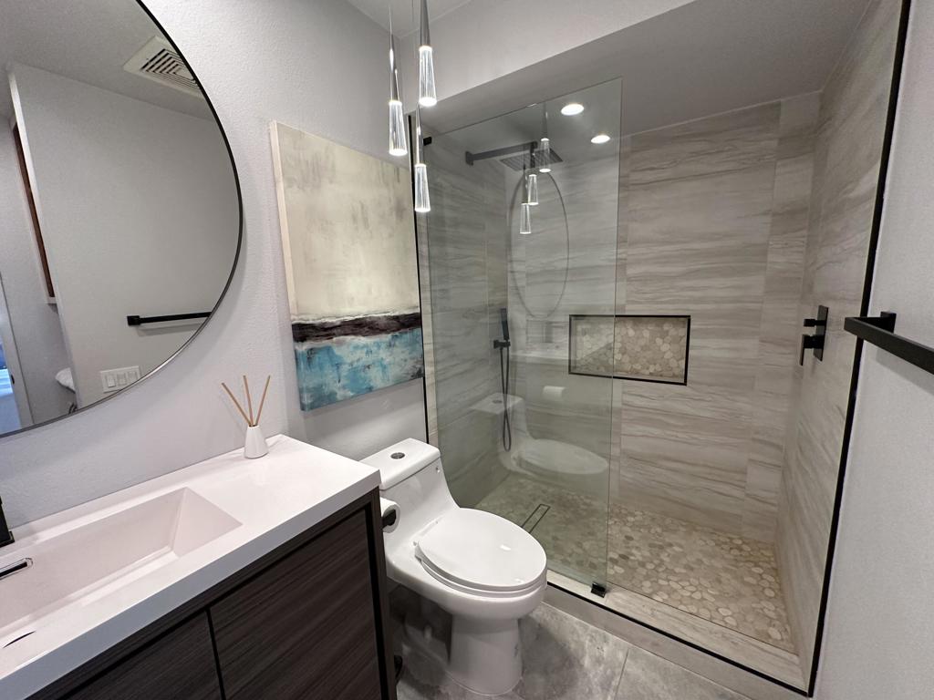 222 N Calle El Segundo 522