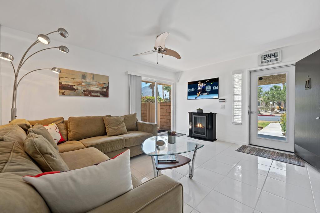 3162 Sunflower Loop N