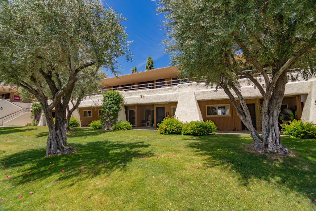 550 N Villa Court 114
