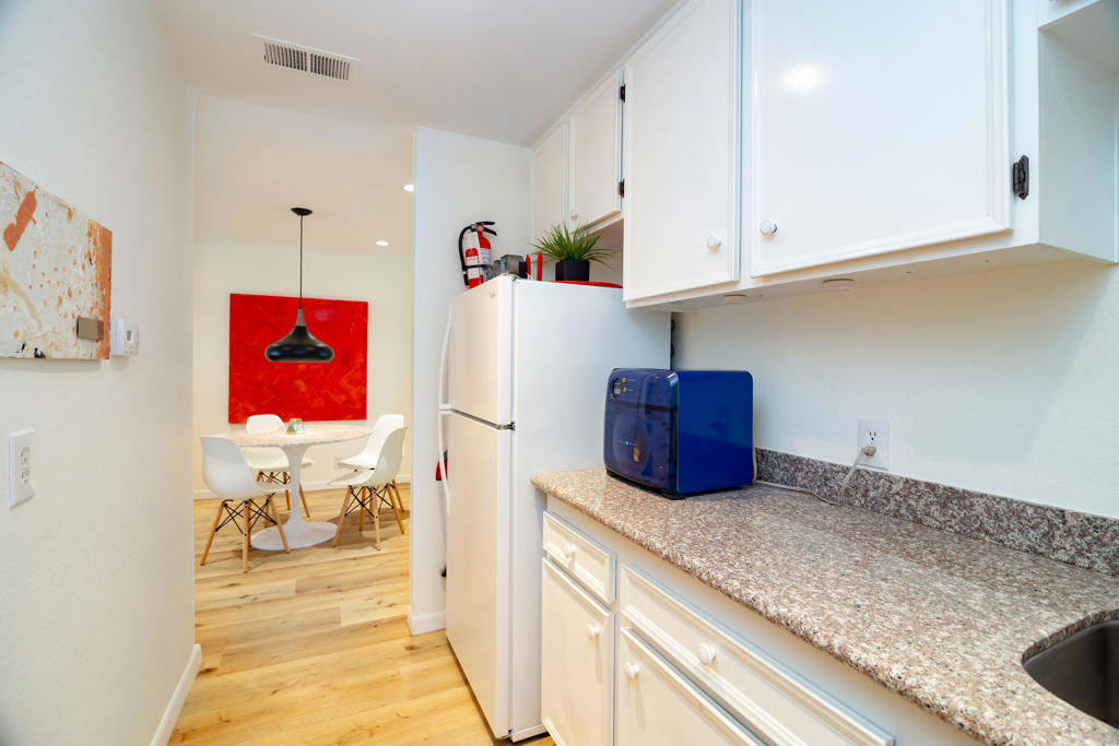 550 N Villa Court 114