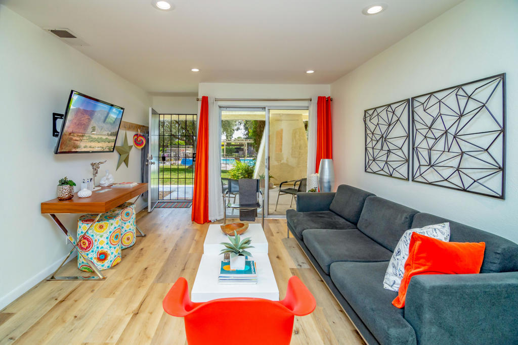 550 N Villa Court 114