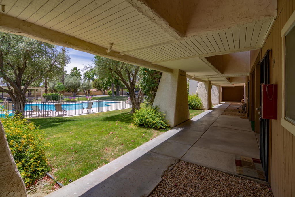 550 N Villa Court 114