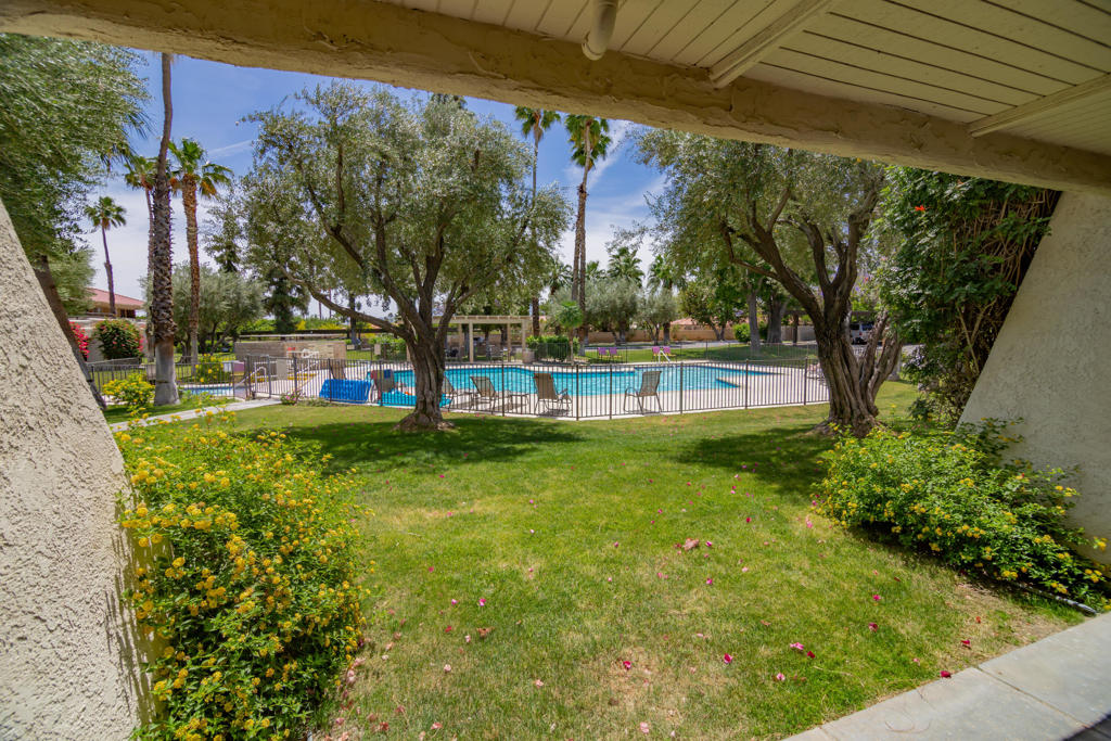 550 N Villa Court 114