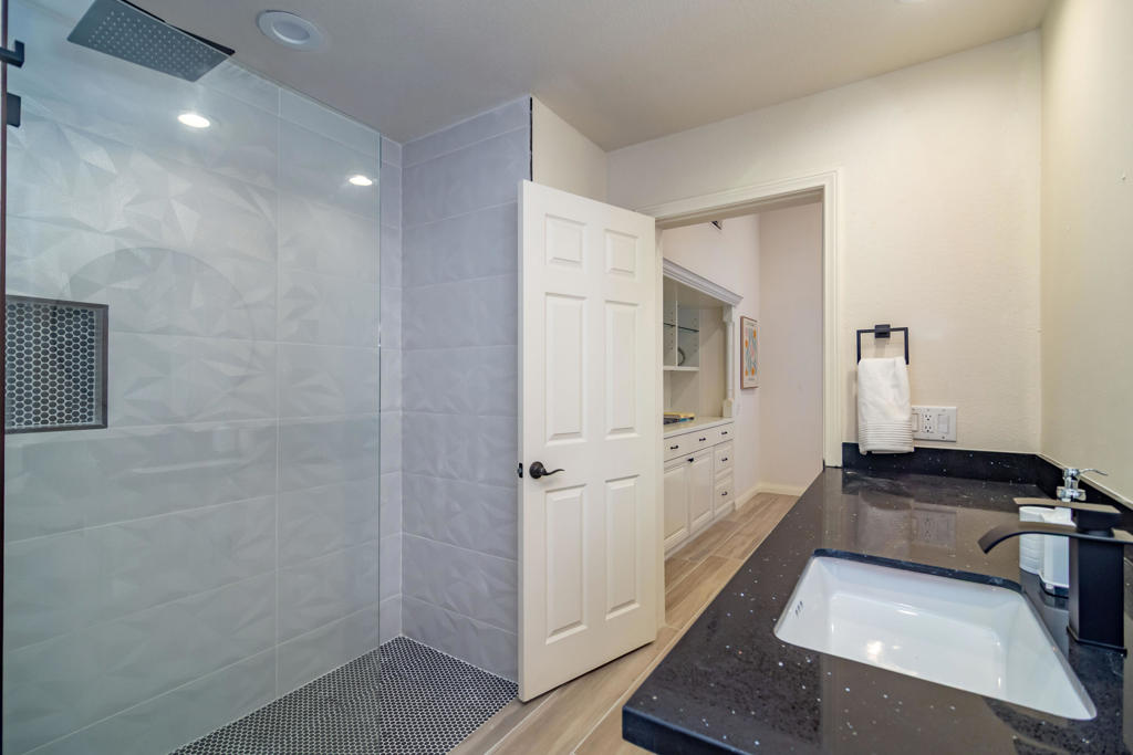 38131 Tandika Trail N