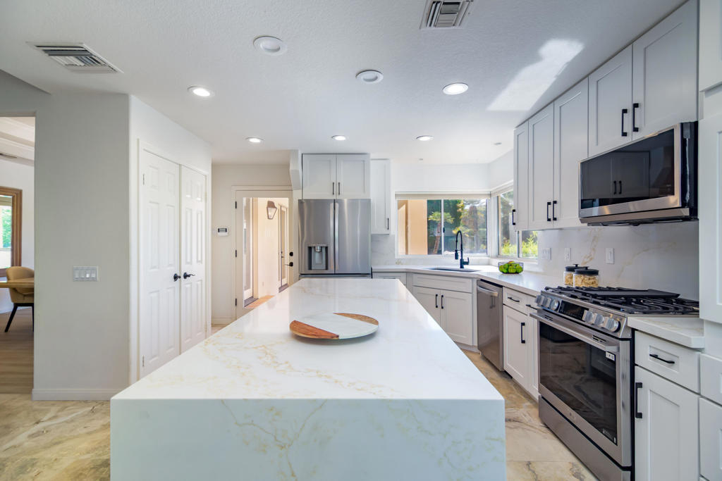 38131 Tandika Trail N