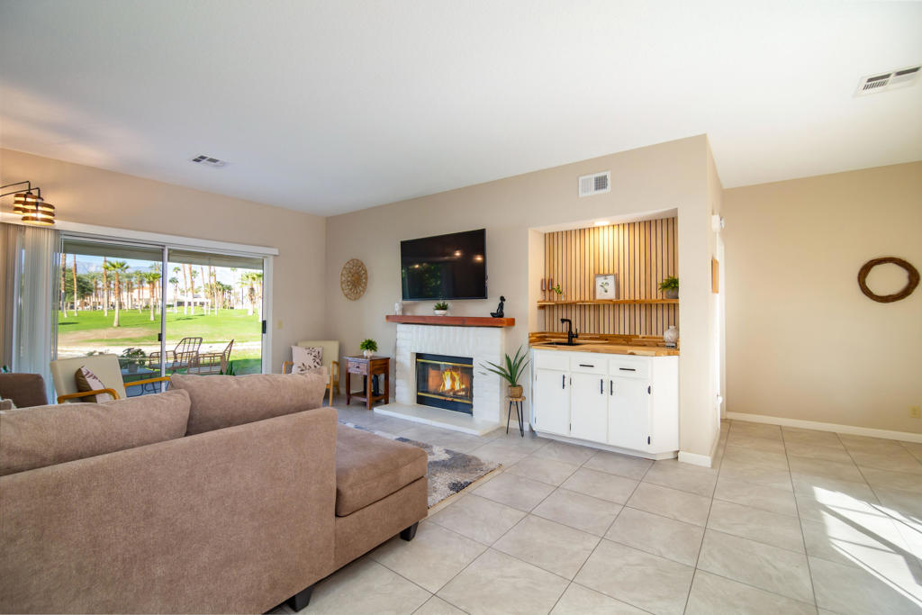 163 Desert Falls Circle