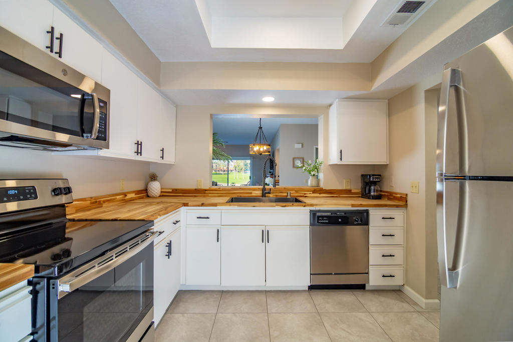 163 Desert Falls Circle