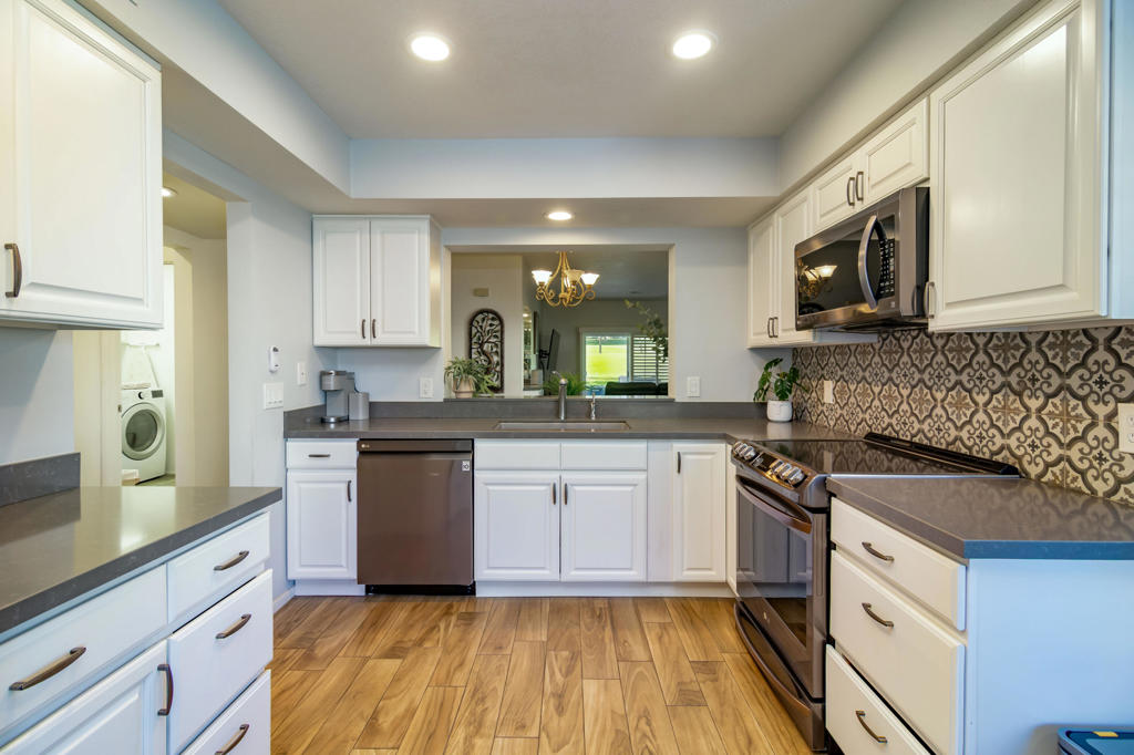 491 Desert Falls Drive N