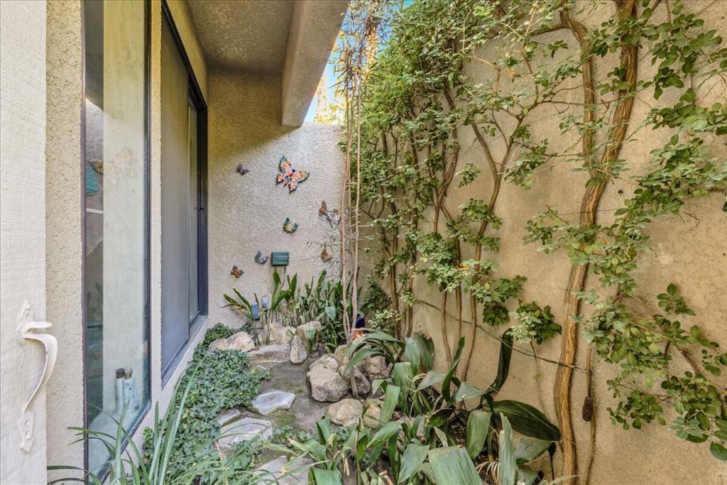 105 Esplanade Street