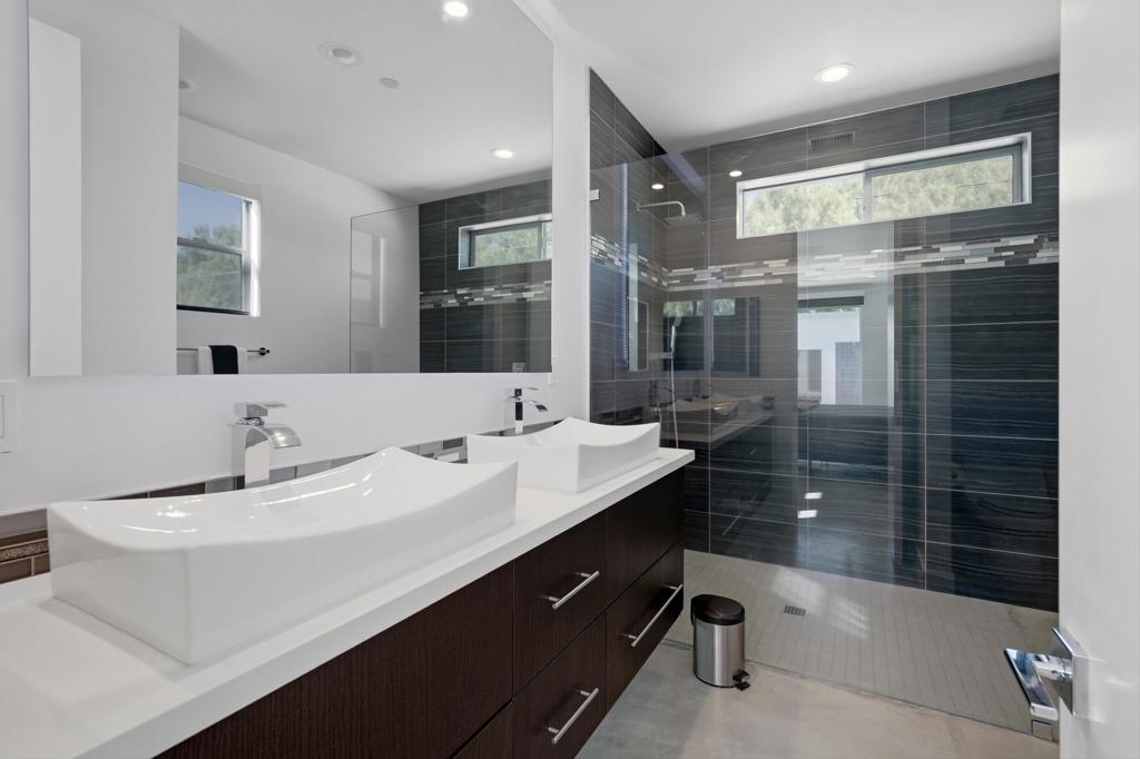 3010 N Farrell Drive