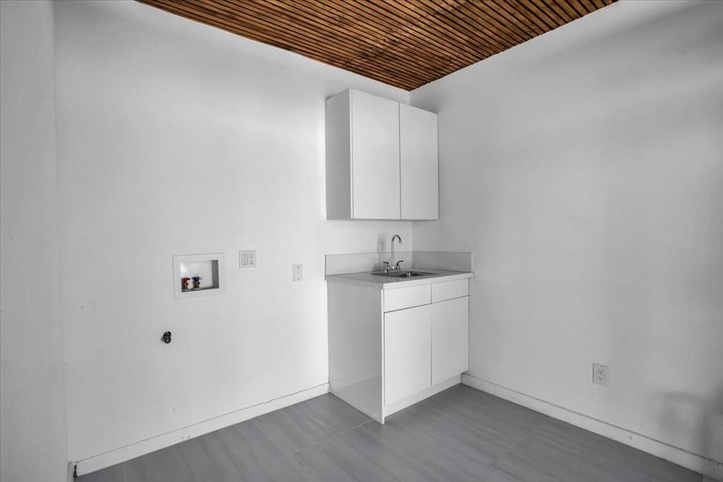2788 E Via Escuela
