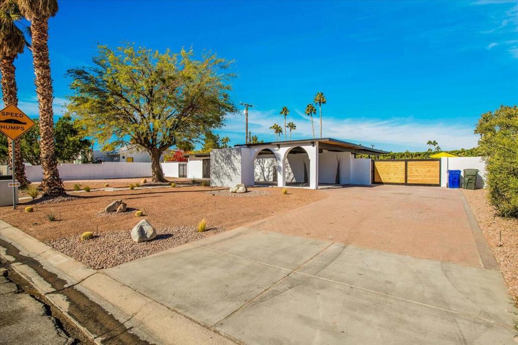 2788 E Via Escuela