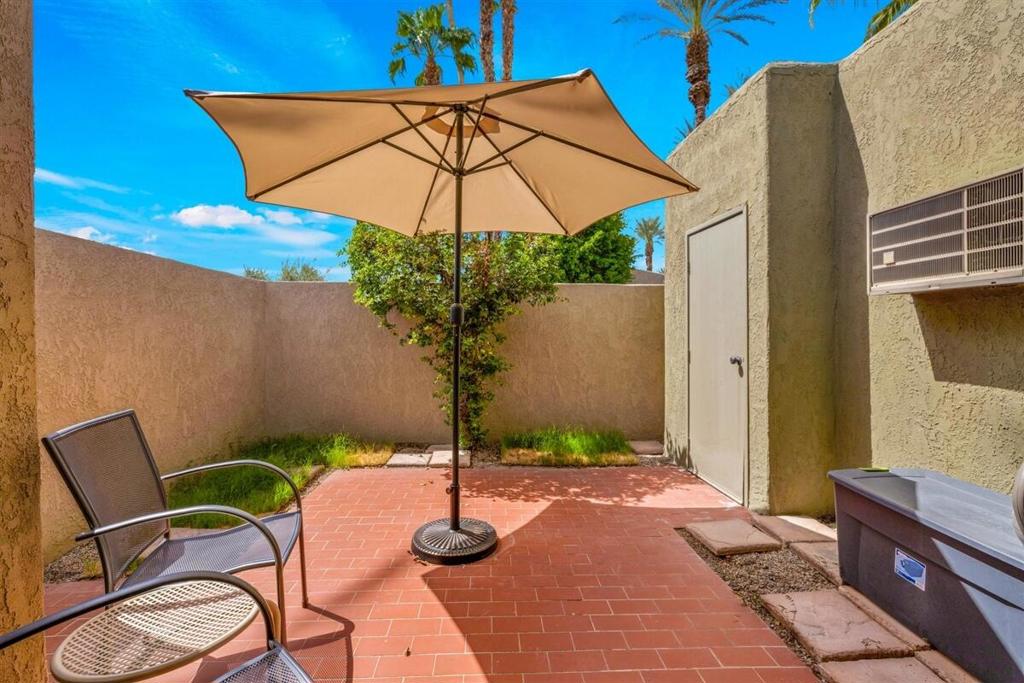5822 E Palm Oasis Street