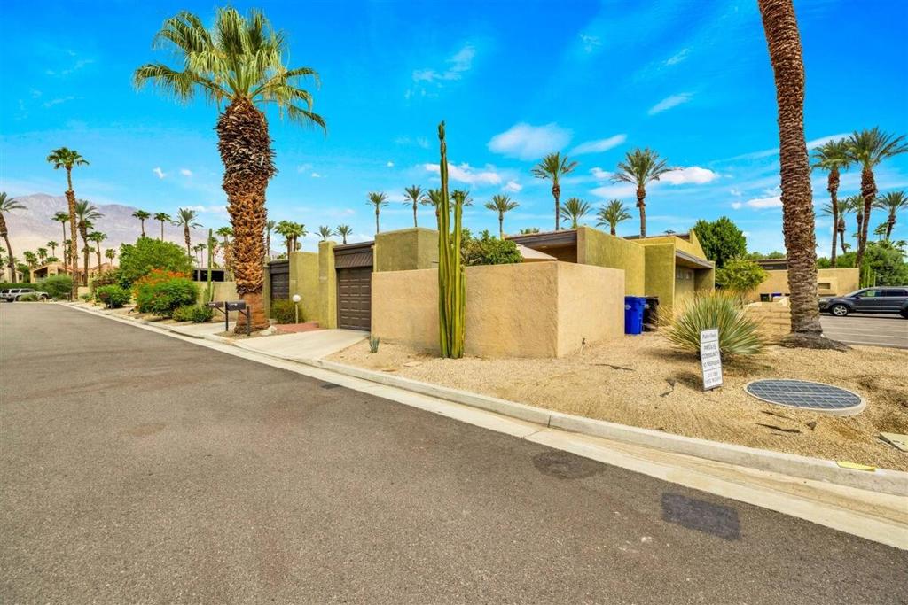 5822 E Palm Oasis Street
