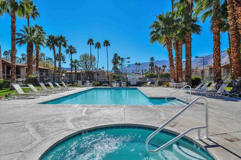 1050 E Ramon Road 119