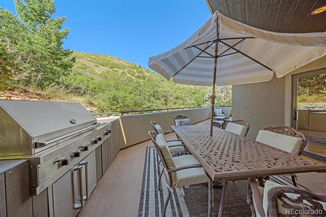 10987 Roxborough Drive