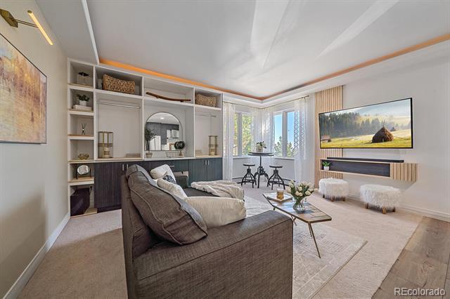 10987 Roxborough Drive