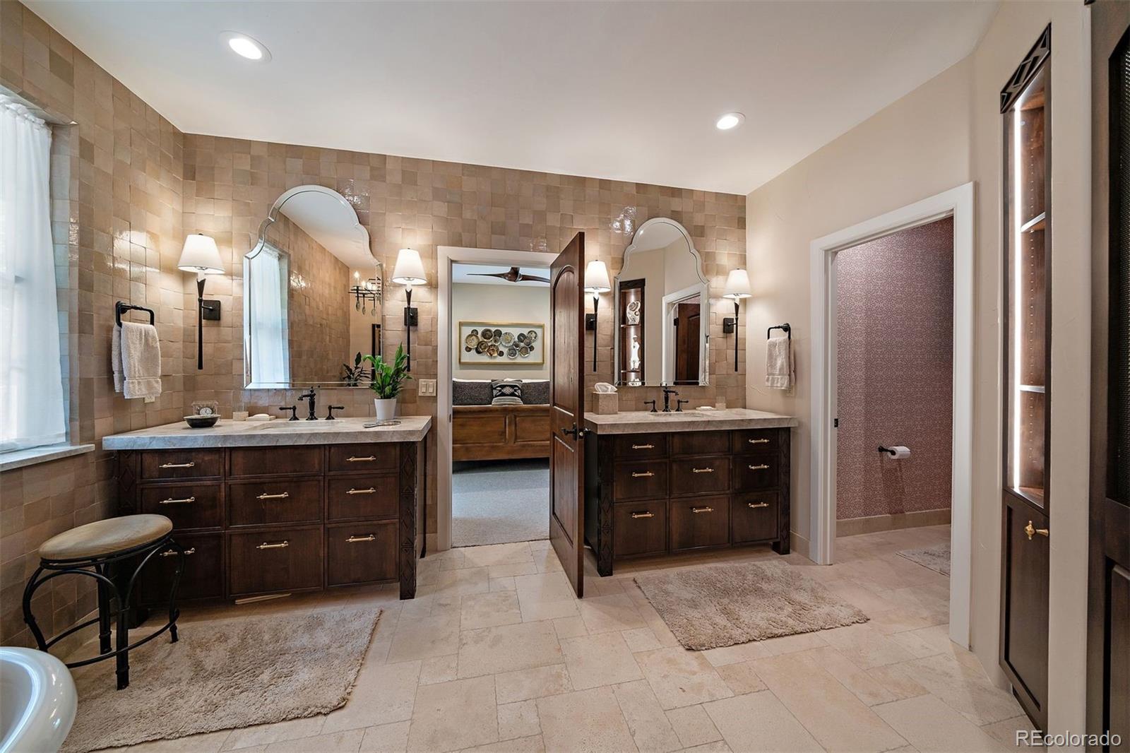5370 Hawthorne Trail