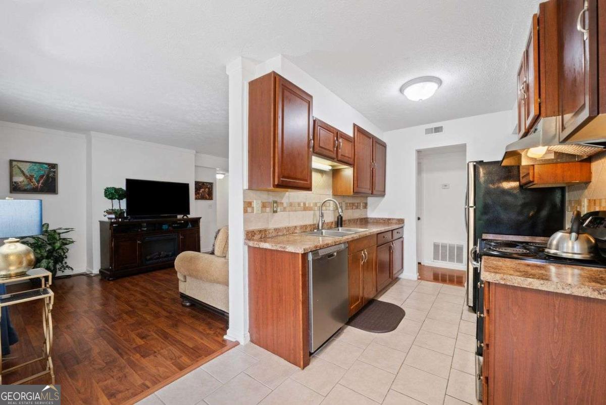 102 Glenleaf Drive
