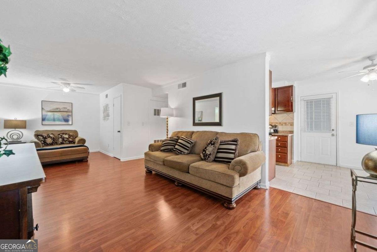 102 Glenleaf Drive