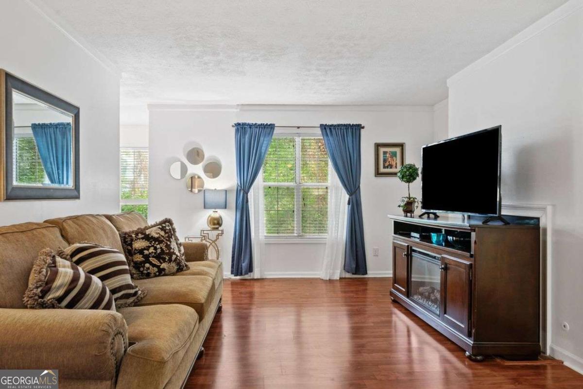 102 Glenleaf Drive