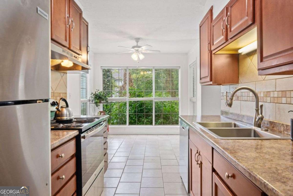 102 Glenleaf Drive