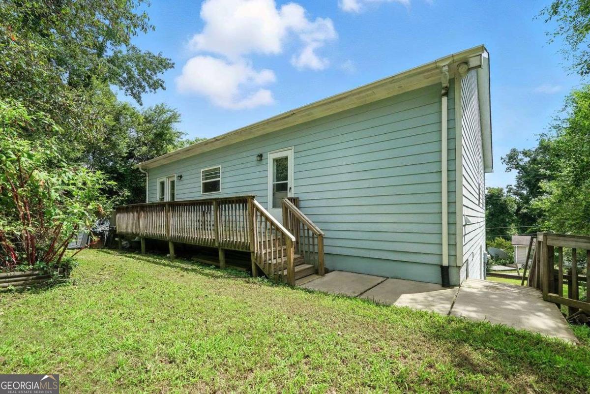 2195 Pinetree Drive