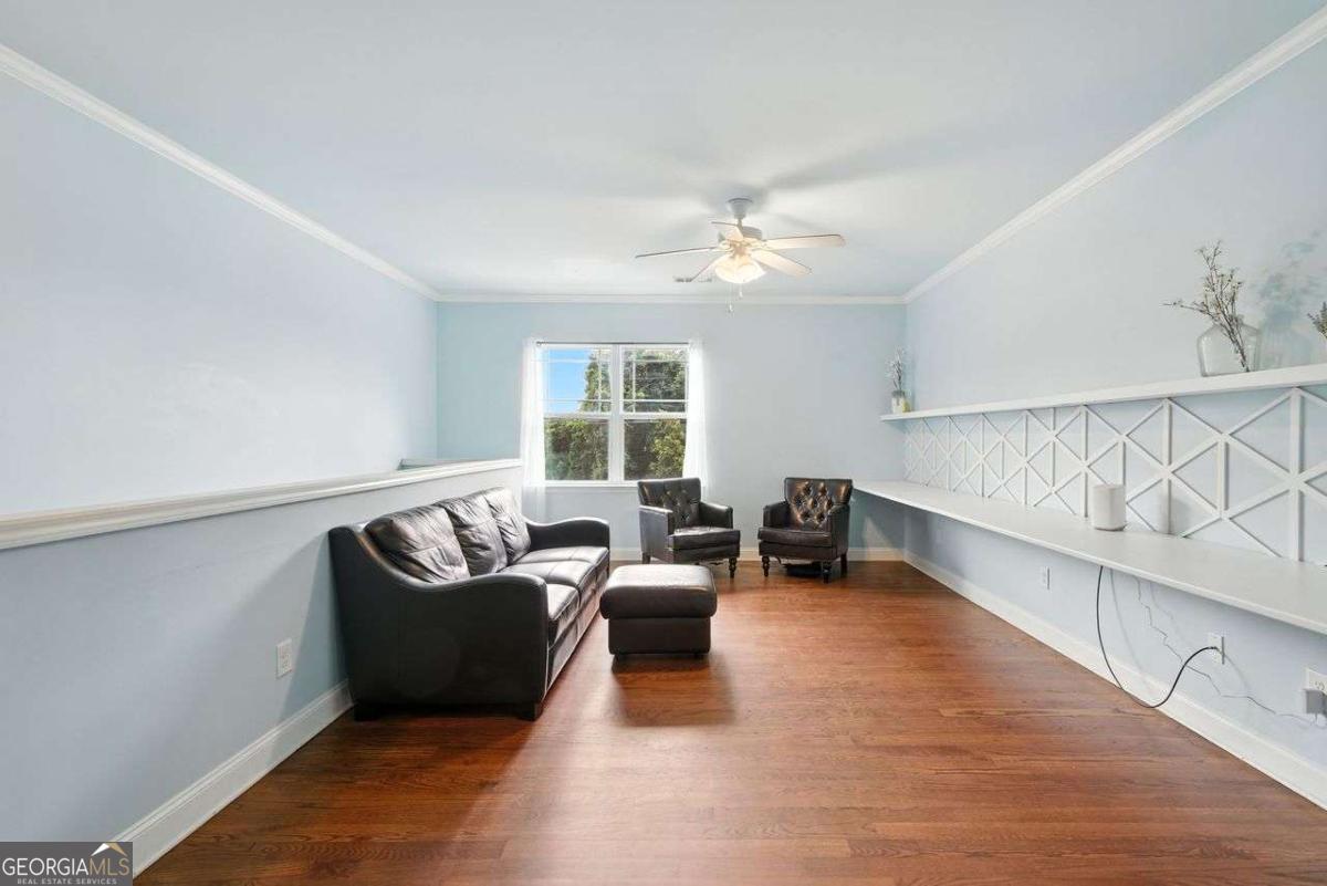 2195 Pinetree Drive