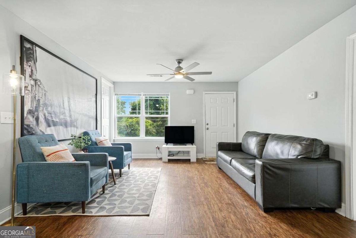 2195 Pinetree Drive