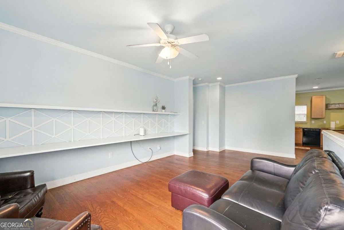 2195 Pinetree Drive