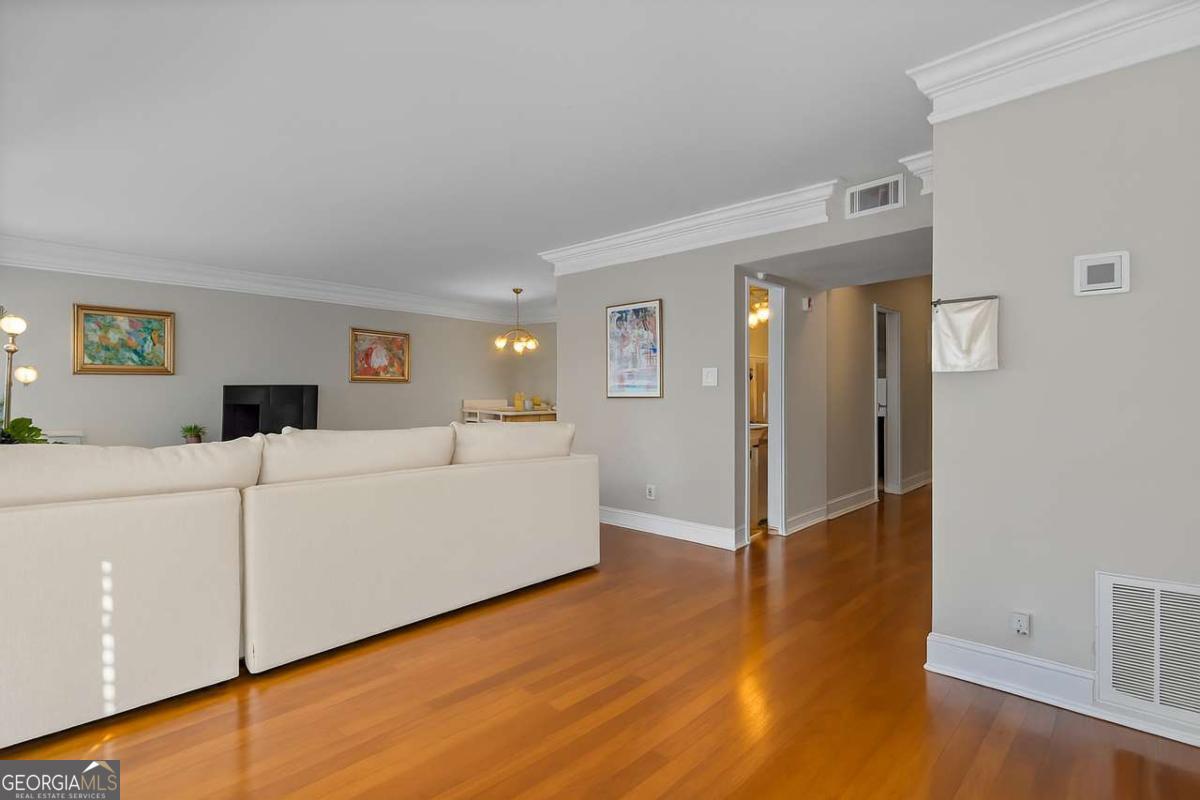 6980 Roswell Road # A8, Atlanta Unit: A8