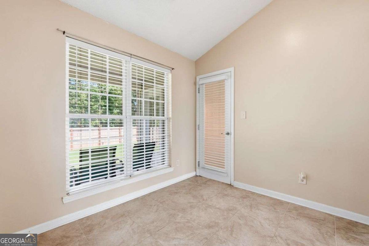 1016 Meadow Glen Circle