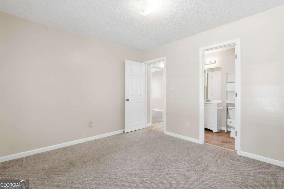 1016 Meadow Glen Circle