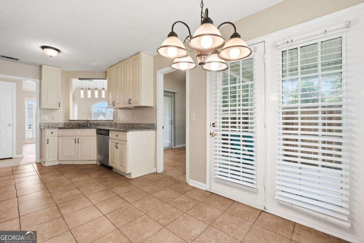 1016 Meadow Glen Circle