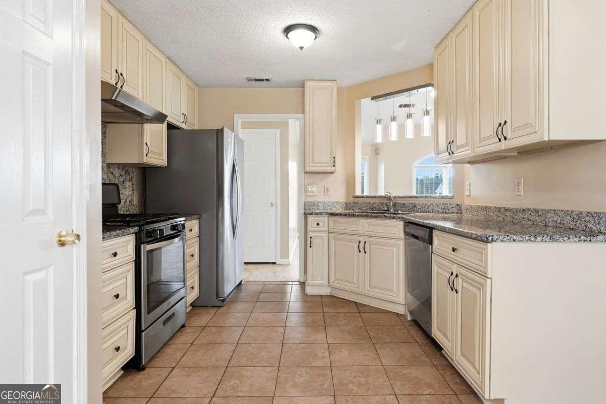 1016 Meadow Glen Circle